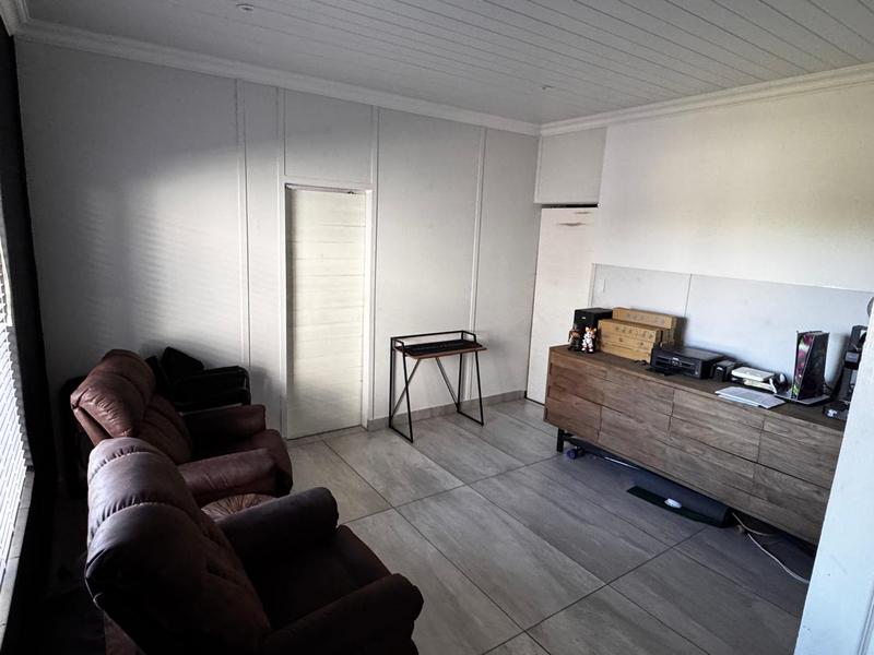 4 Bedroom Property for Sale in Monte Christo Western Cape